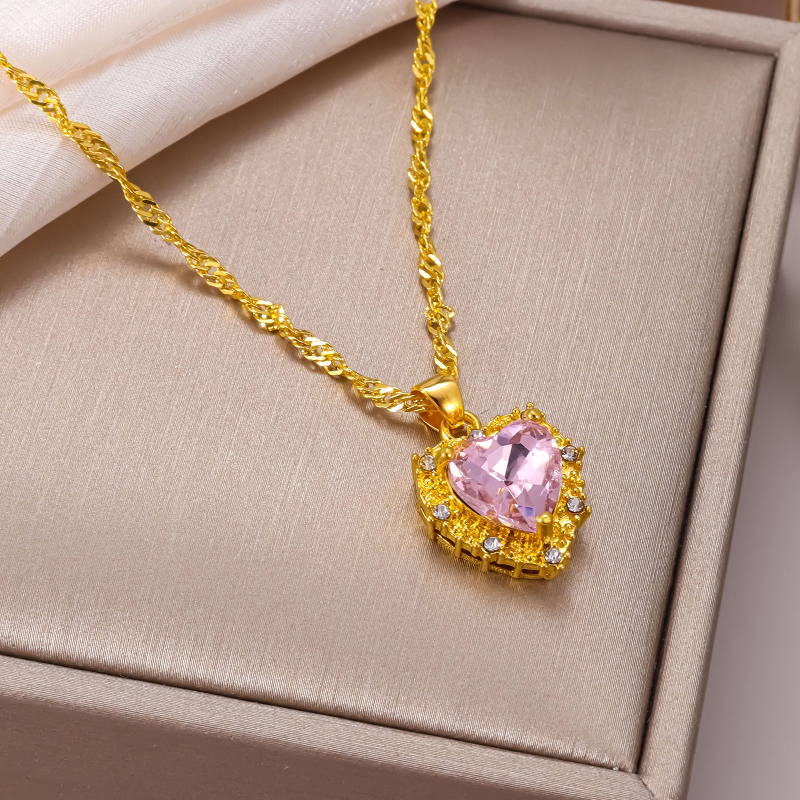 Wholesale Pink Diamond Heart Shaped Zircon Necklace